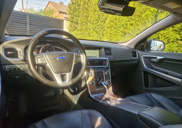 Volvo S60 cena 49900 przebieg: 200000, rok produkcji 2016 z Jędrzejów małe 704
